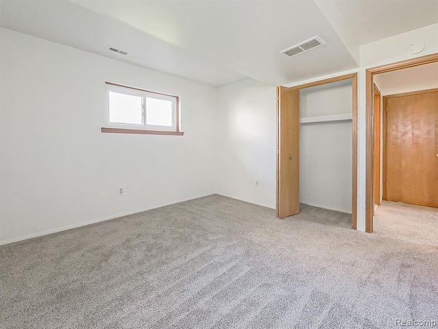 3550 Kirkton Drive, Sterling Heights, MI 48310