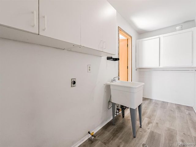 3550 Kirkton Drive, Sterling Heights, MI 48310