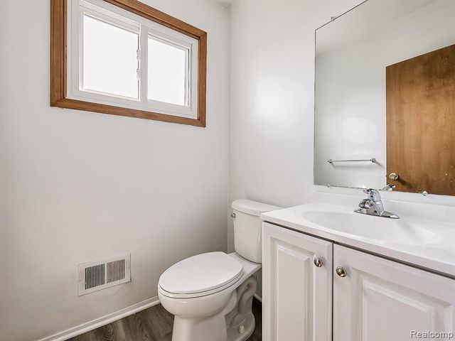 3550 Kirkton Drive, Sterling Heights, MI 48310