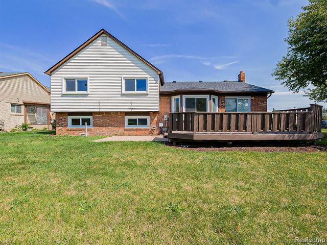 3550 Kirkton Drive, Sterling Heights, MI 48310