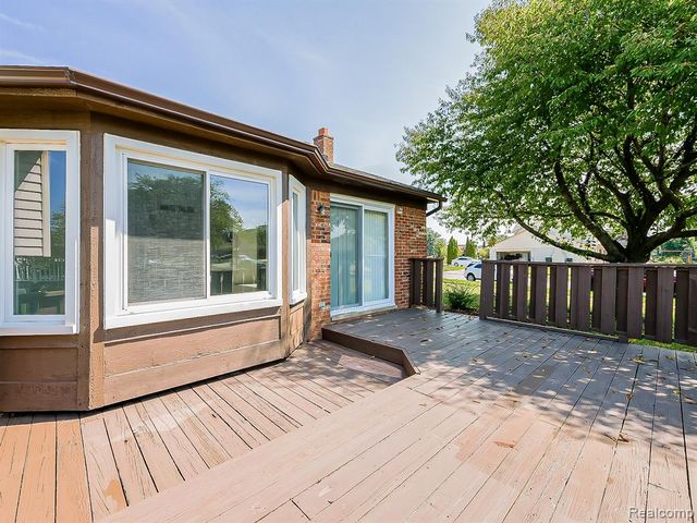 3550 Kirkton Drive, Sterling Heights, MI 48310