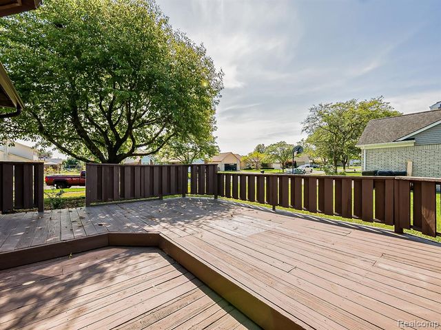 3550 Kirkton Drive, Sterling Heights, MI 48310