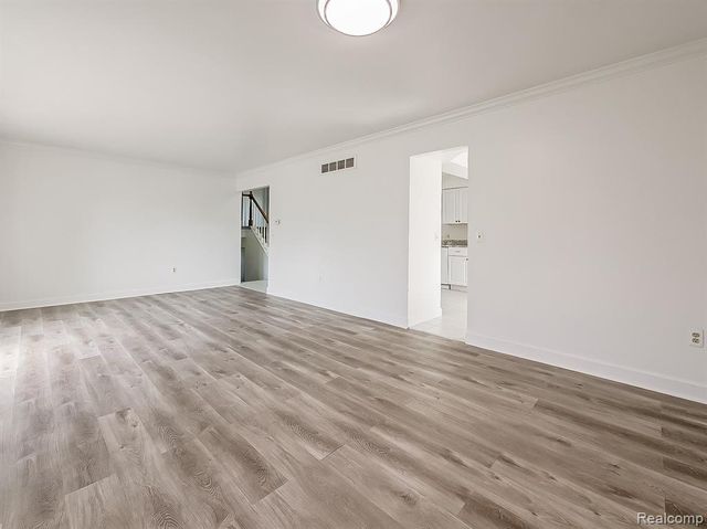 3550 Kirkton Drive, Sterling Heights, MI 48310