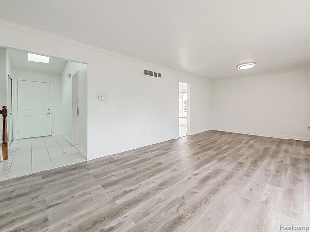 3550 Kirkton Drive, Sterling Heights, MI 48310