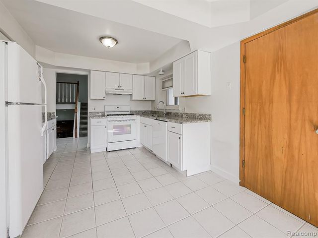 3550 Kirkton Drive, Sterling Heights, MI 48310