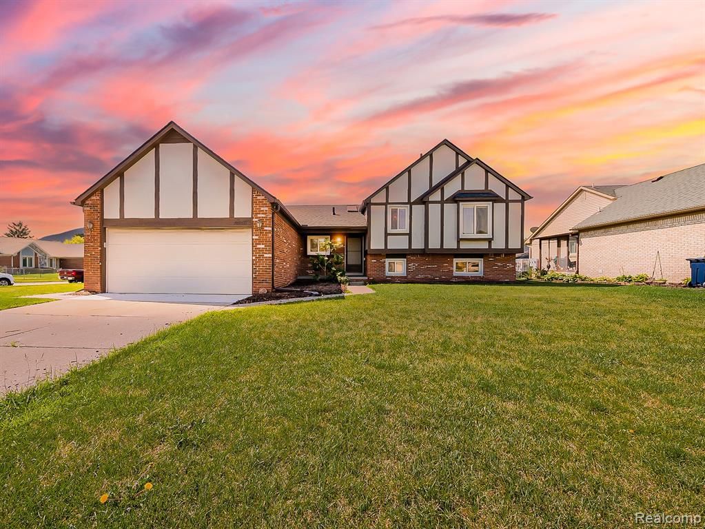 3550 Kirkton Drive, Sterling Heights, MI 48310