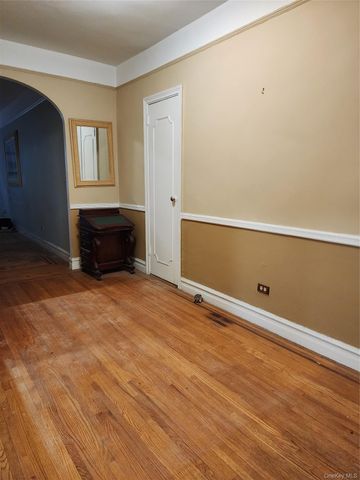 117-01 Park Lane South C2M, Kew Gardens, NY 11415