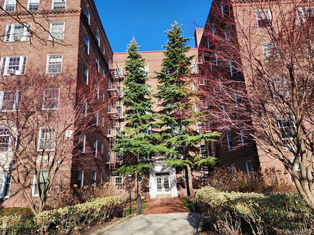 117-01 Park Lane South C2M, Kew Gardens, NY 11415