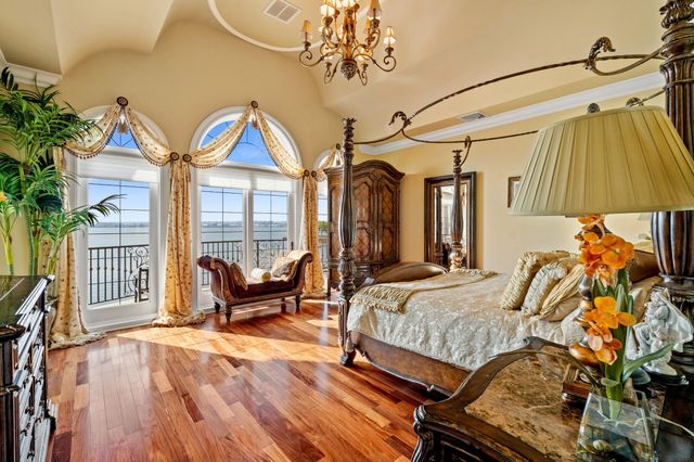 32 BENMORE TERRACE, Bayonne, NJ 07002