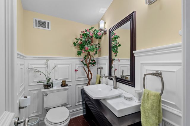 32 BENMORE TERRACE, Bayonne, NJ 07002