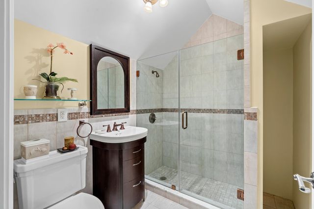 32 BENMORE TERRACE, Bayonne, NJ 07002