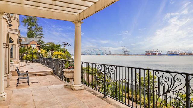 32 BENMORE TERRACE, Bayonne, NJ 07002