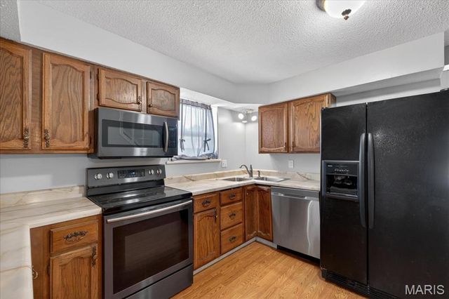 16 Midland Avenue, Maryland Heights, MO 63043