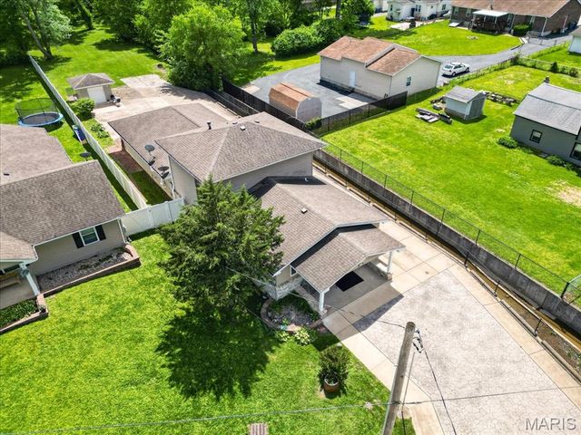 16 Midland Avenue, Maryland Heights, MO 63043