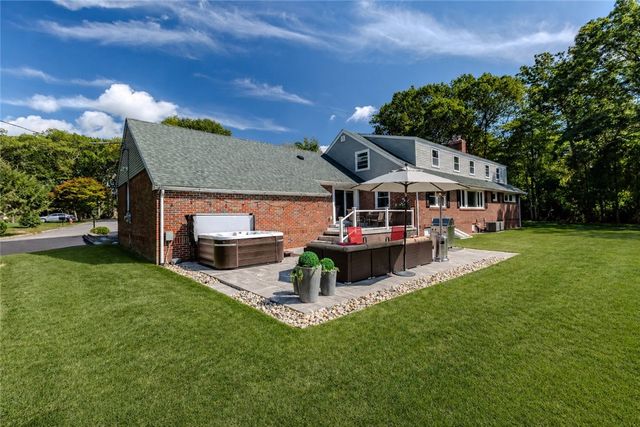 15 Golden View Drive, Johnston, RI 02919
