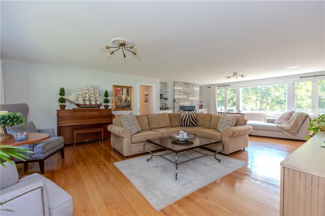 15 Golden View Drive, Johnston, RI 02919