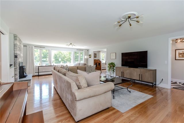 15 Golden View Drive, Johnston, RI 02919