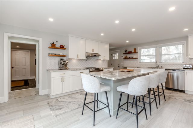 15 Golden View Drive, Johnston, RI 02919