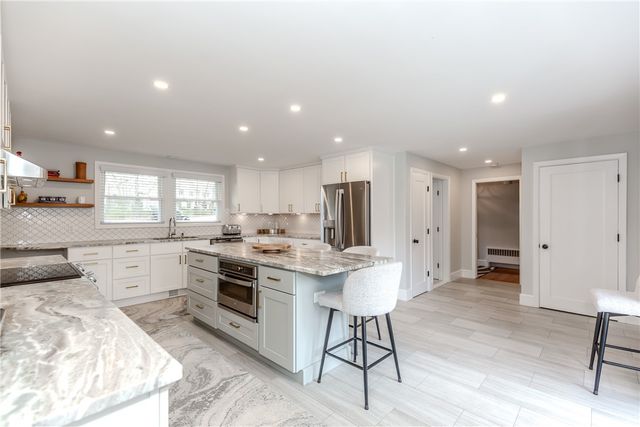 15 Golden View Drive, Johnston, RI 02919