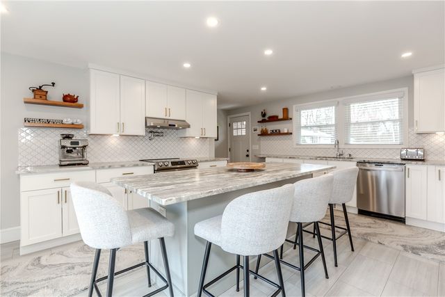 15 Golden View Drive, Johnston, RI 02919