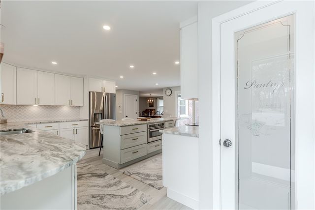 15 Golden View Drive, Johnston, RI 02919
