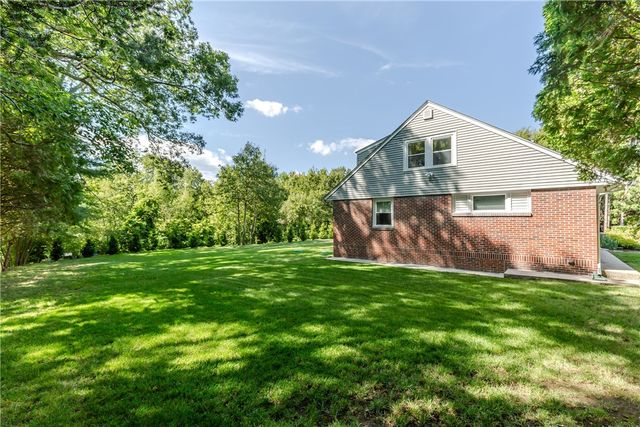 15 Golden View Drive, Johnston, RI 02919