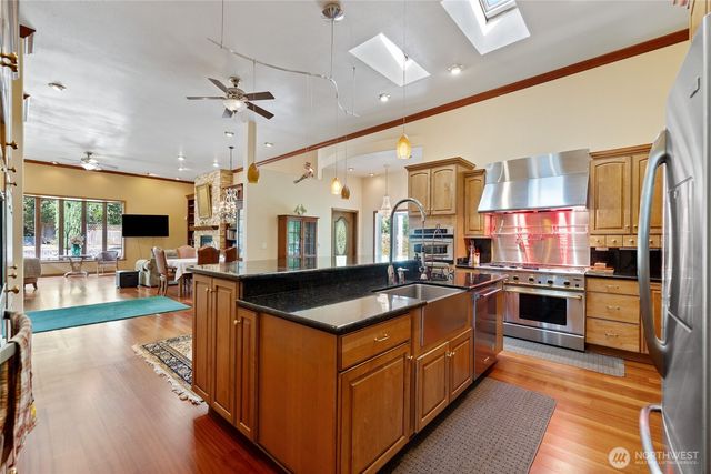 43103 Hilligoss Lane E, Eatonville, WA 98328