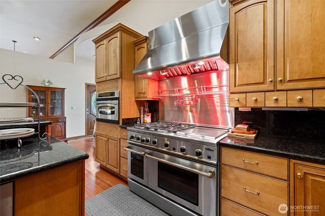 43103 Hilligoss Lane E, Eatonville, WA 98328