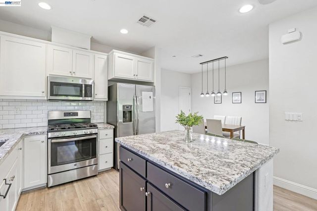 1250 Detroit Ave 1, Concord, CA 94520