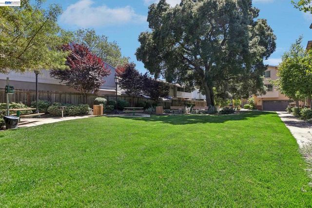 1250 Detroit Ave 1, Concord, CA 94520
