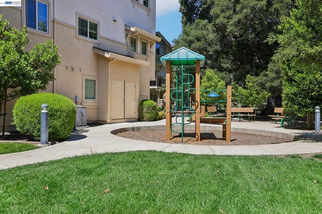 1250 Detroit Ave 1, Concord, CA 94520
