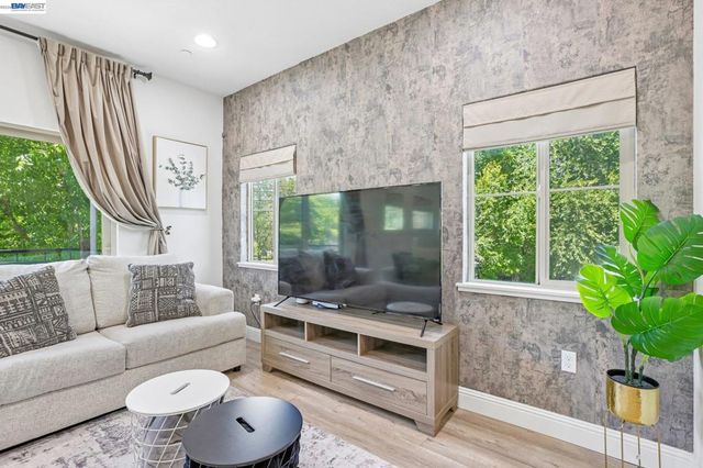 1250 Detroit Ave 1, Concord, CA 94520
