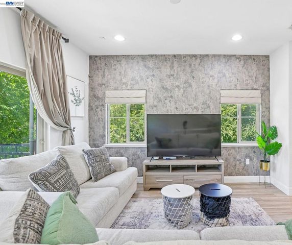 1250 Detroit Ave 1, Concord, CA 94520