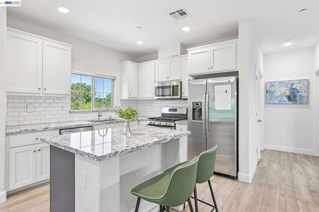 1250 Detroit Ave 1, Concord, CA 94520
