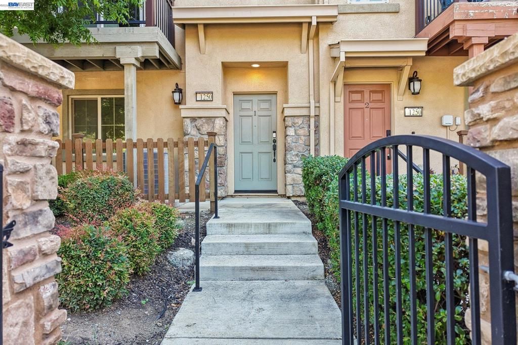 1250 Detroit Ave 1, Concord, CA 94520