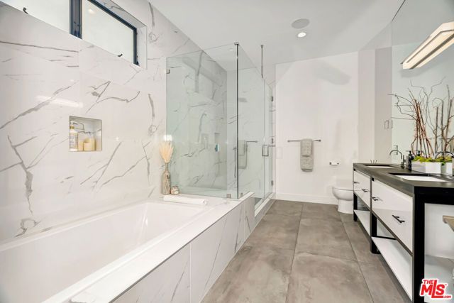 4203 Saugus Avenue, Los Angeles, CA 91403