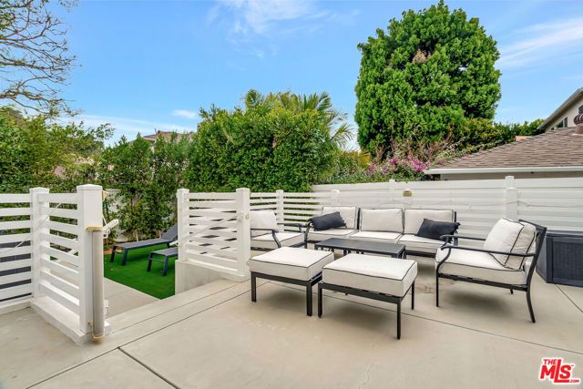 4203 Saugus Avenue, Los Angeles, CA 91403