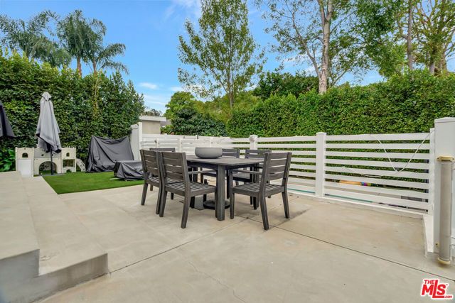 4203 Saugus Avenue, Los Angeles, CA 91403