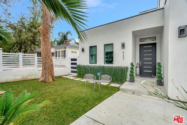4203 Saugus Avenue, Los Angeles, CA 91403