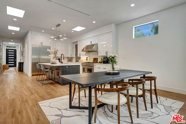 4203 Saugus Avenue, Los Angeles, CA 91403