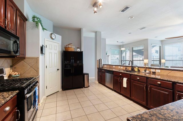 8227 Palmetta Spring Drive, Tomball, TX 77375