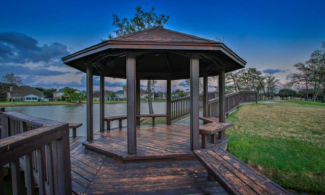 8227 Palmetta Spring Drive, Tomball, TX 77375