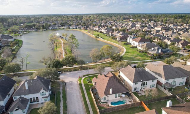 8227 Palmetta Spring Drive, Tomball, TX 77375