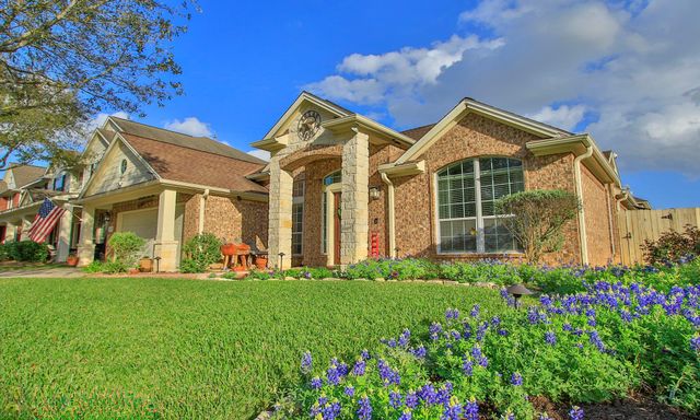 8227 Palmetta Spring Drive, Tomball, TX 77375