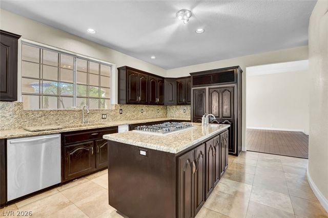 1931 Fox Canyon Circle, Las Vegas, NV 89117