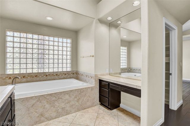1931 Fox Canyon Circle, Las Vegas, NV 89117