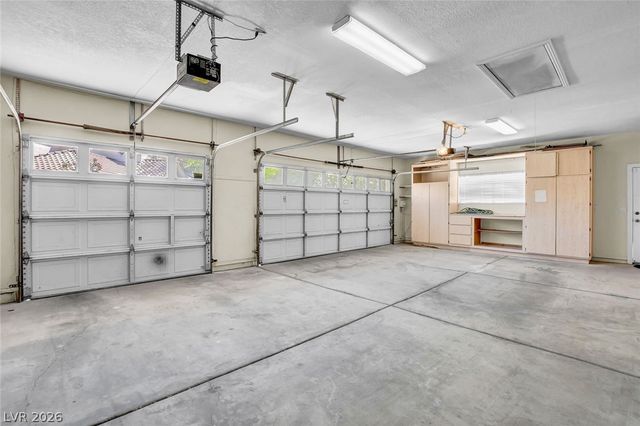 1931 Fox Canyon Circle, Las Vegas, NV 89117