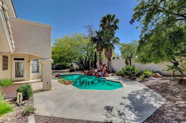 1931 Fox Canyon Circle, Las Vegas, NV 89117