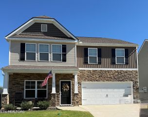 192 Centennial Village Drive, Oak Ridge, TN 37830