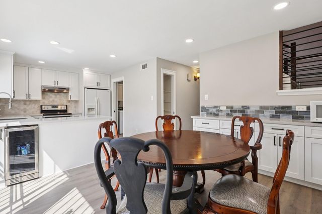 12433 S Dairy Ashford Road 2433, Houston, TX 77099